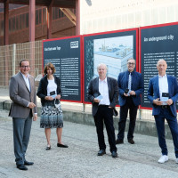 lit.RUHR 2020: v.l.n.r.: Sven Scharnhorst (Kommunikation Evonik), Thomas Kufen (OB Essen), Dr. Anne Rauhut (Vorsitzende der Gesellschaft der Freunde und Förderer der Stiftung Zollverein, Freundeskreis), Prof. Heinrich Theodor Grütter (Vorstandsmitglied Stiftung Zollverein), Muchtar Al Ghusain (Beigeordneter der Stadt Essen für die Bereiche Jugend, Bildung und Kultur), Rainer Osnowski (Festivalleiter und Geschäftsführer lit.RUHR). Fotocredit: Ralf Juergens/ lit.RUHR