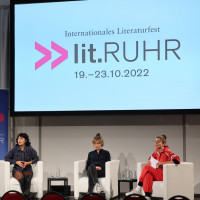 lit.RUHR 2022: 23.10.: Şeyda Kurt, Carolin Wiedemann & Stephanie Rohde ©Ast/Juergens