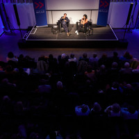 lit.RUHR 2025: 11.10. Was Demokratie ausmacht – mit Julian Nida-Rümelin. Mod.: Samira El-Ouassil ©Anna Spindelndreier