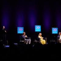 lit.RUHR 2025: 12.10. Der große Umbruch – Ricarda Lang und Steffen Mau sprechen mit Louis Klamroth über Krisen, Konflikte und Kompromisse ©Anna Spindelndreier